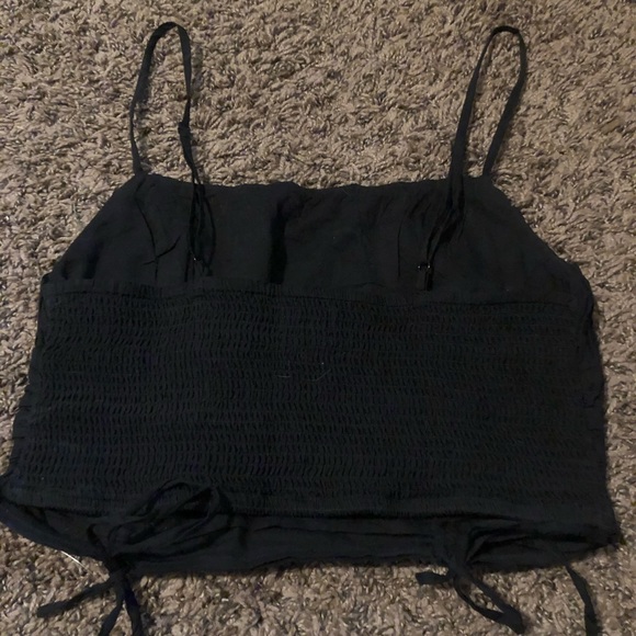 ✨✨ UO Crop Top ✨✨ - Picture 3 of 3